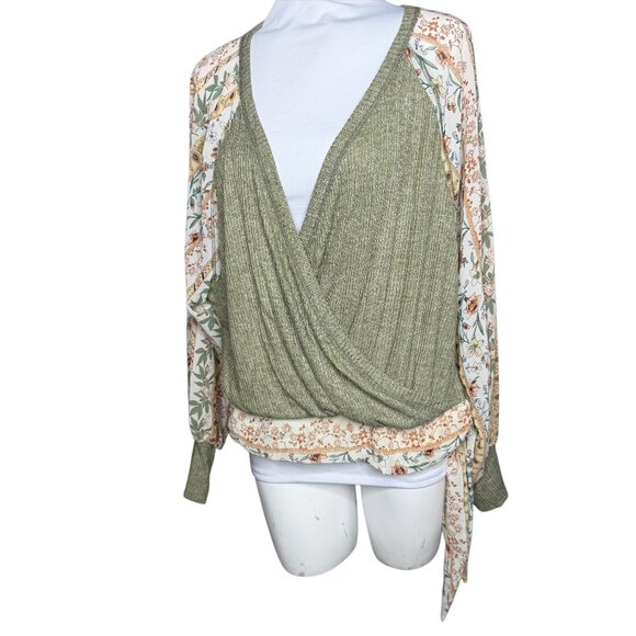 Blu Pepper womens faux wrap top Surplice top Medium green floral - Picture 1 of 9